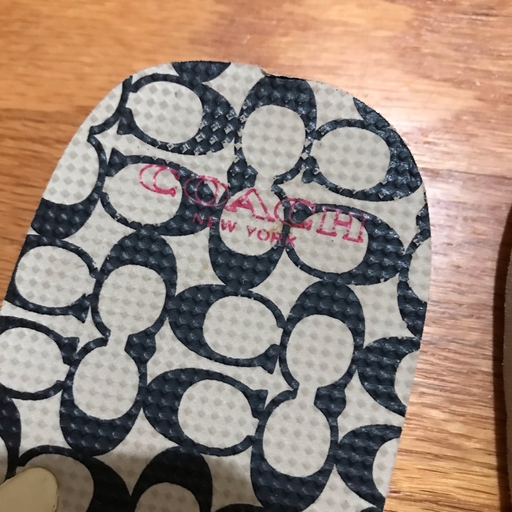 🩴 COACH Flip Flops - Picture 5 of 6